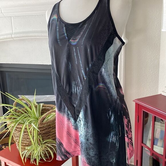 Nanette Lepore Tunic Key Hole Tank Top Black Pink Side Slit Workout Exercises M - Picture 9 of 10